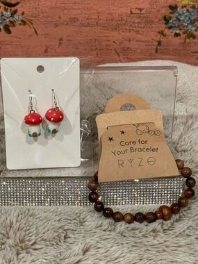 RYZE Mushroom Bead Bracelet in Black Rosewood with Mushroom Earrings